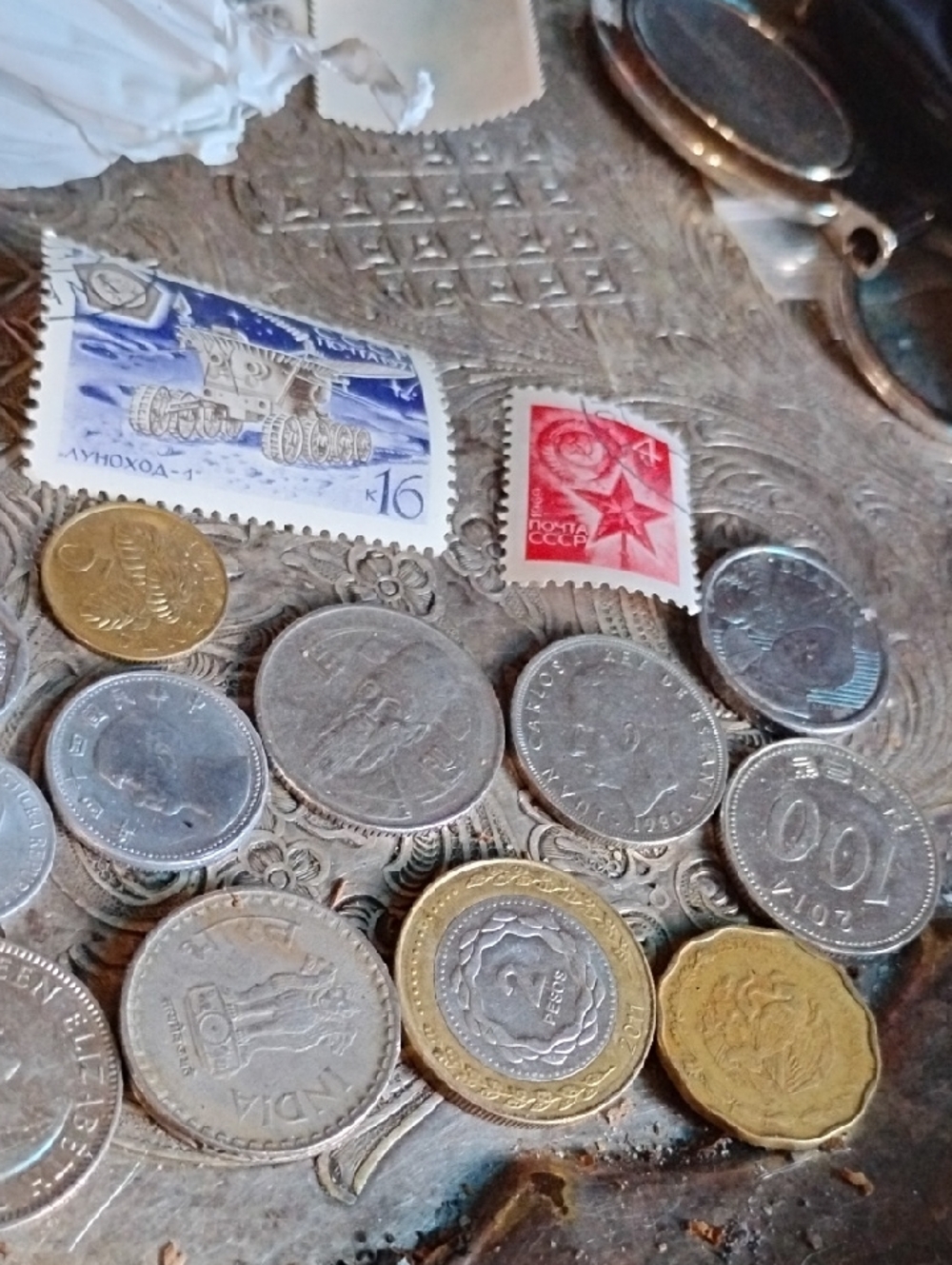 Mixed International Coin Lot with Vintage Stamps - Silver & Gold Tones - Picture 3 of 3